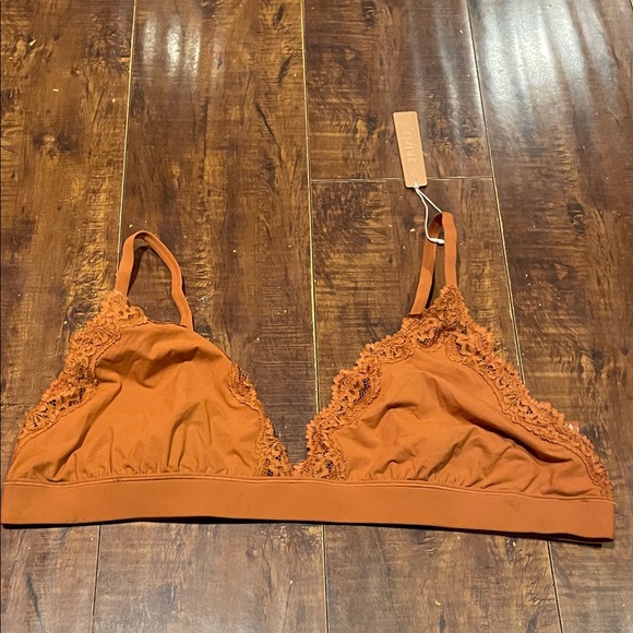Skims Fits Everybody Lace Triangle Bralette - Bronze - Picture 2 of 5